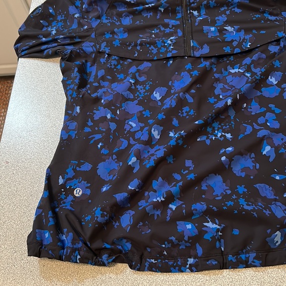 Lululemon Jacket - Picture 5 of 9